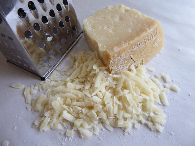 Italian dressing with Parmesan cheese: a creamy, tangy twist
