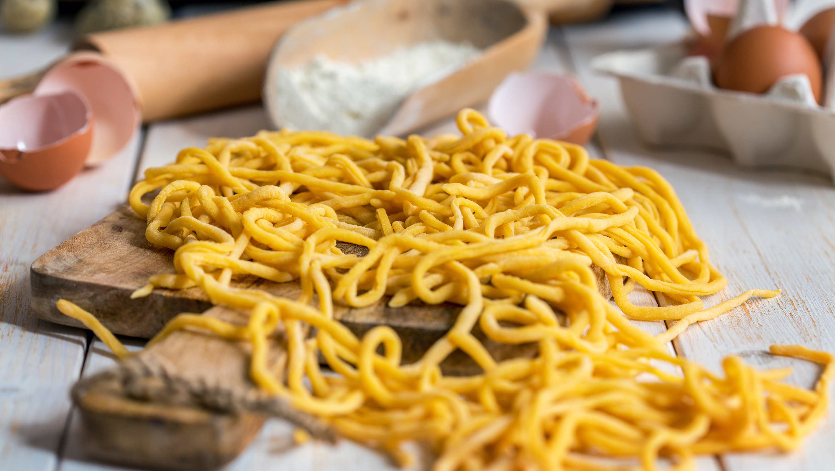 Pici vs. Bigoli: Exploring the Unique Differences in Two Italian Pasta ...