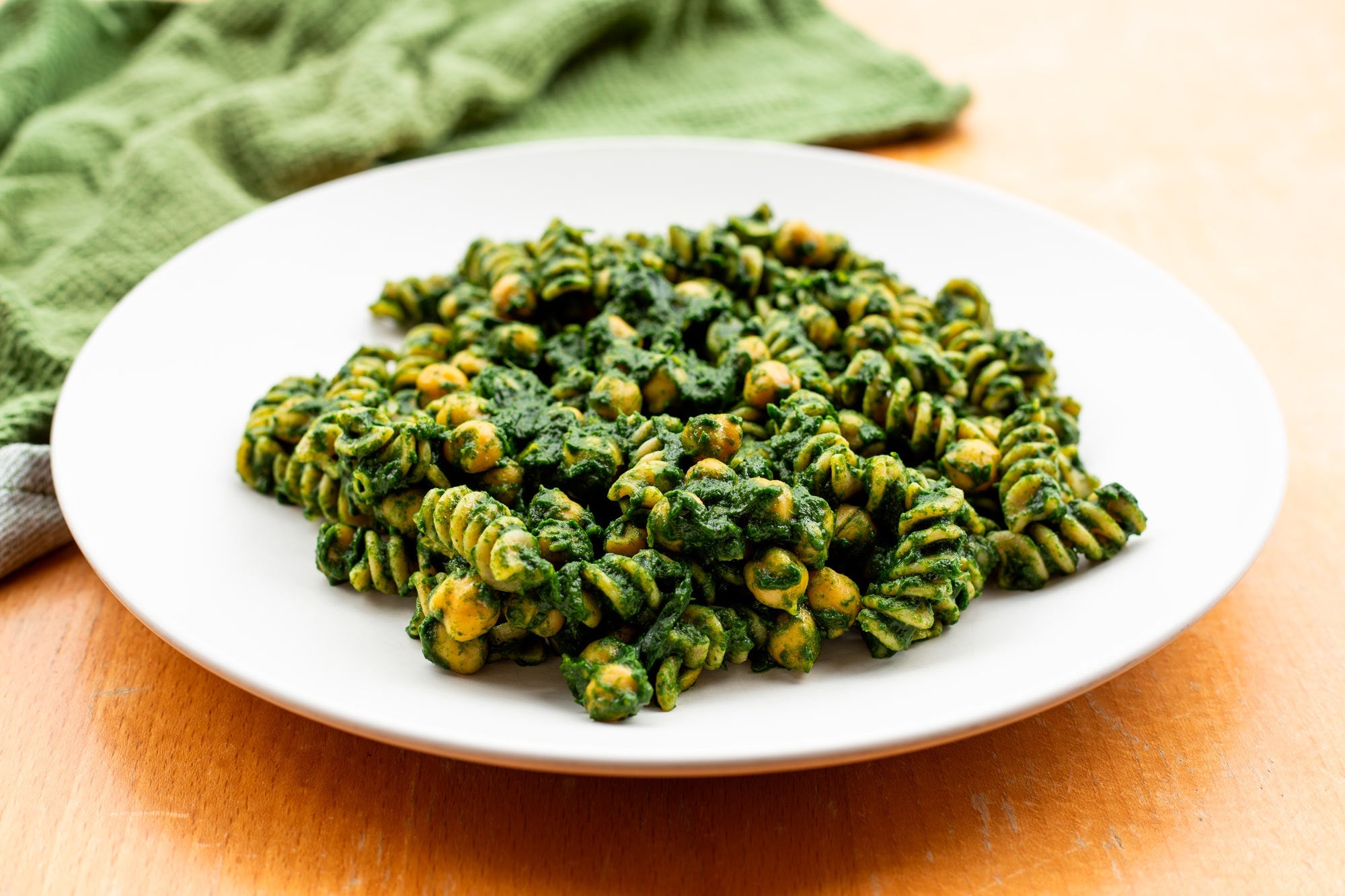 Spinach pesto sauce: a healthy twist on a classic – Sweetaly