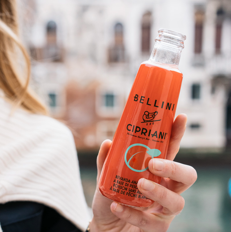 Bellini-Cipriani-Alcohol-free-ambient