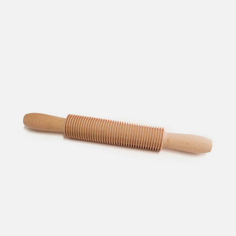 Wooden rolling pin for spaghetti